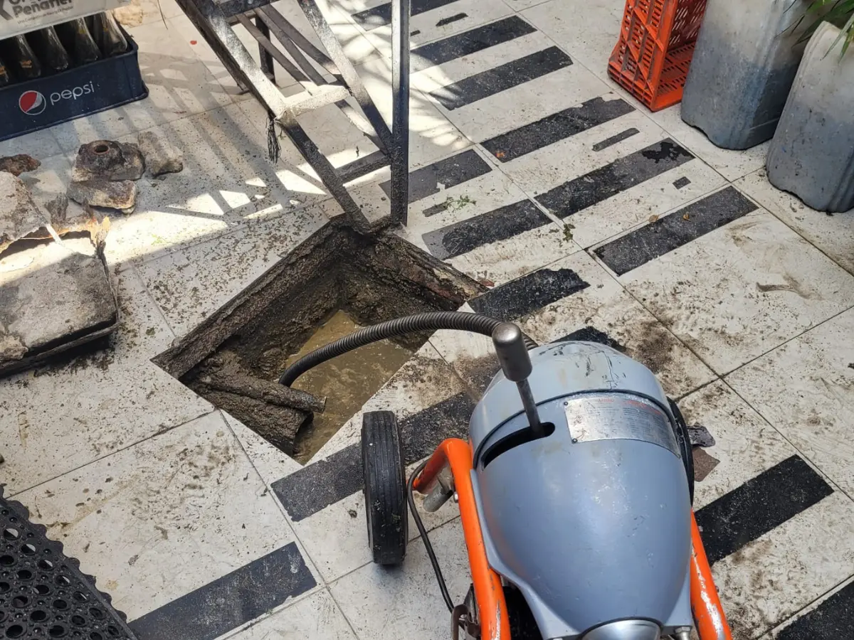 Desazolve y limpieza de drenajes en CDMX